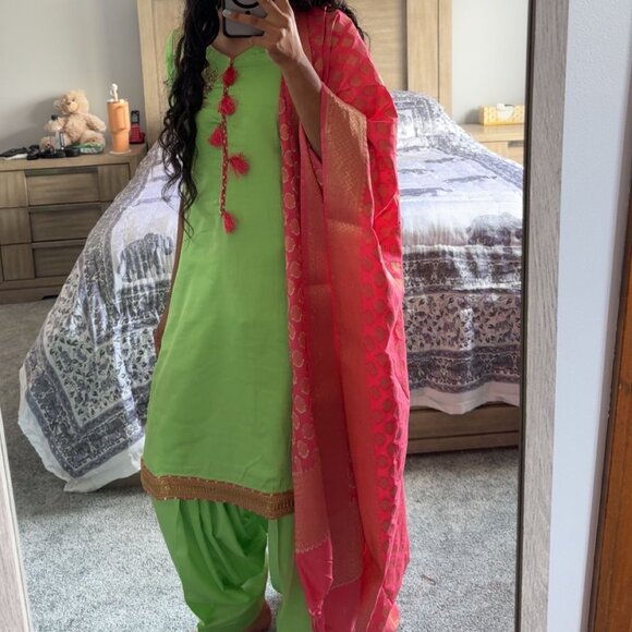 Green Salwar - Picture 1 of 5